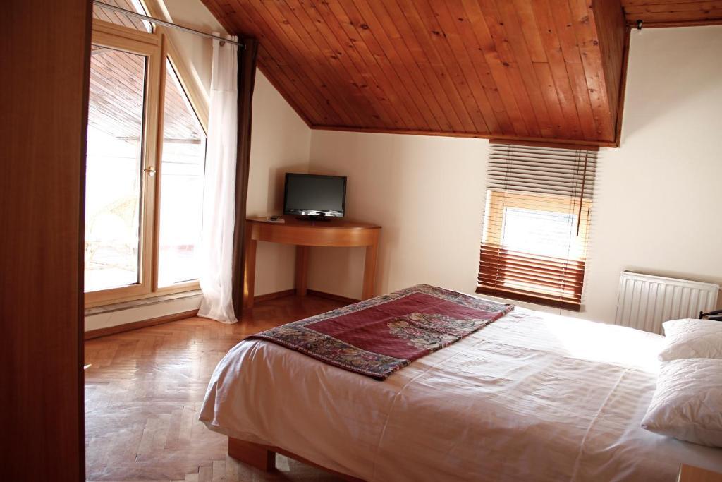 Hotel De Paris Tirana Room photo