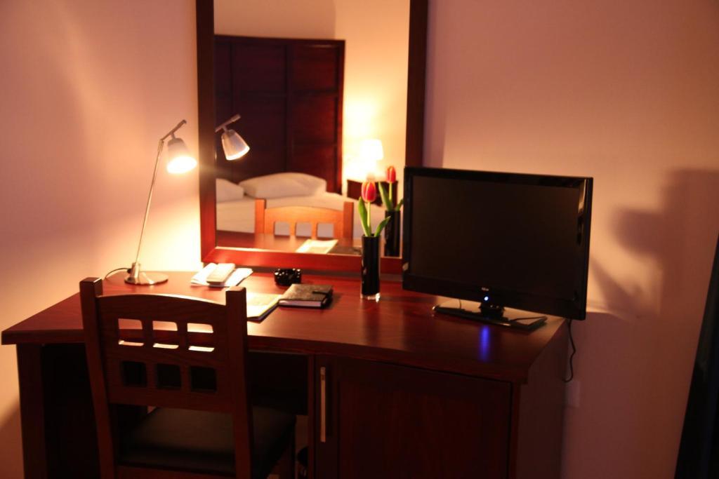 Hotel De Paris Tirana Room photo