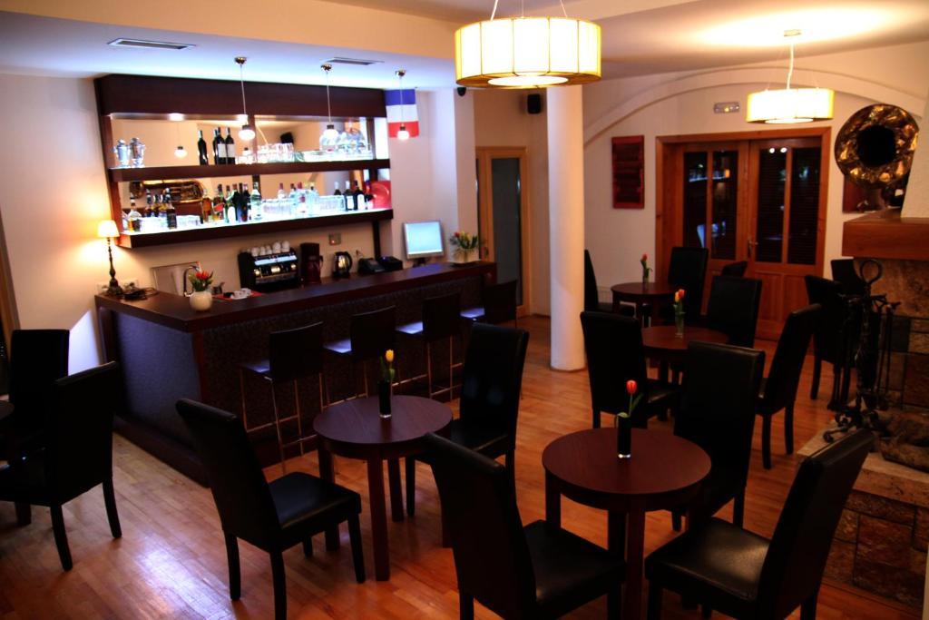 Hotel De Paris Tirana Exterior photo