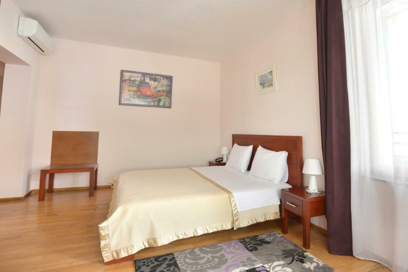 Hotel De Paris Tirana Exterior photo