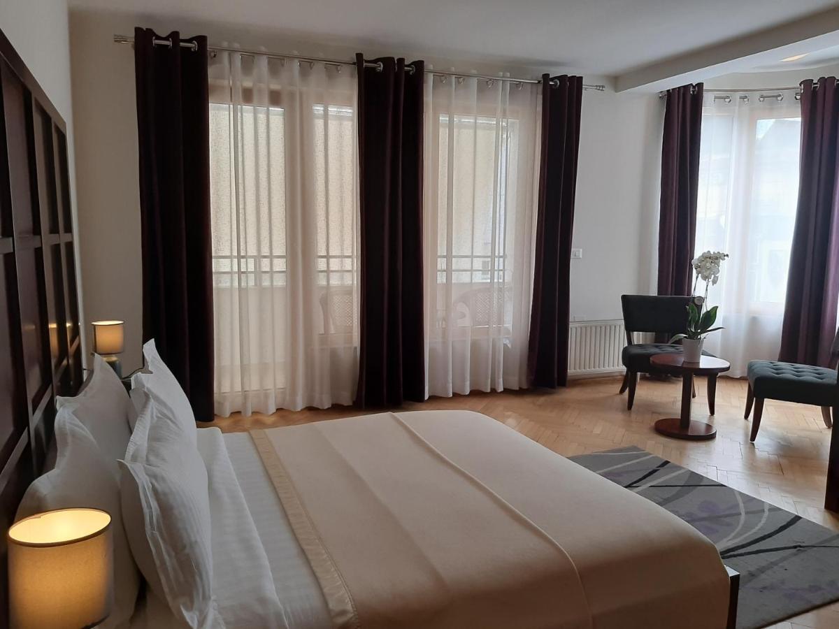 Hotel De Paris Tirana Exterior photo